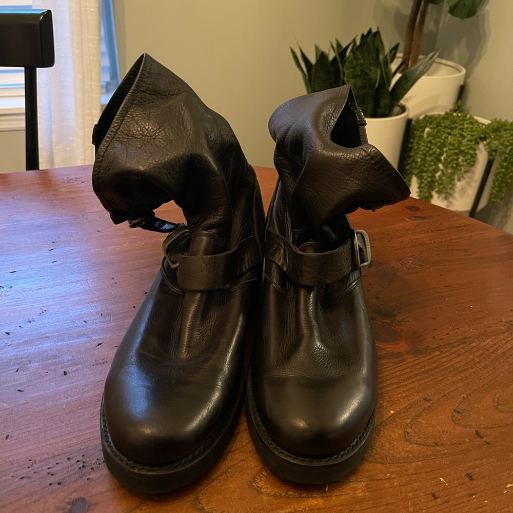 Frye Veronica Short Boot Black